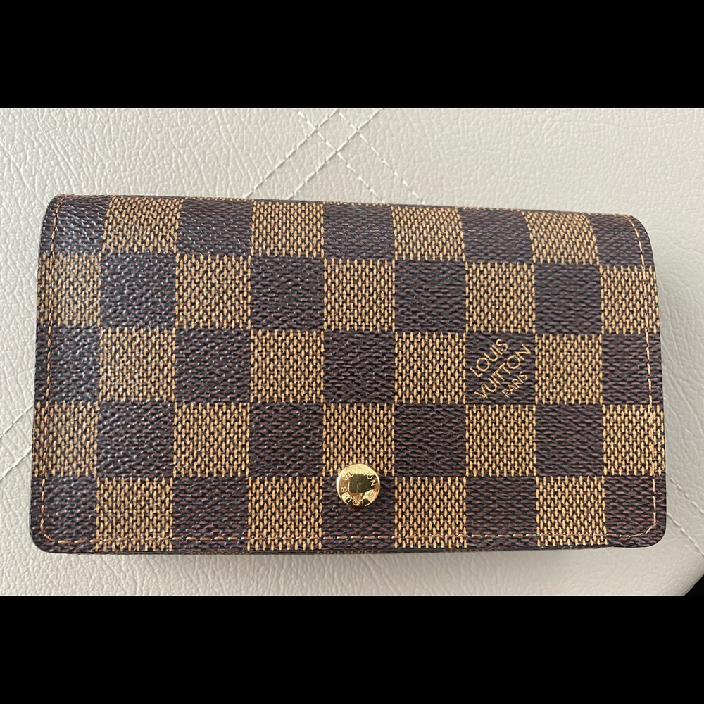 LOUIS VUITTON Tresor wallet - Picture 2 of 15